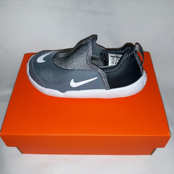 nike lil swoosh